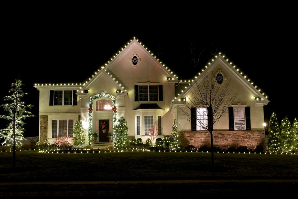 LandscapingCo1's tweet photo. Who else loves to do this to their house? It really shows how much you love this holiday! However, our neighbours must dislike the holiday because they aren't a fan of our lights! #christmas #landscaping #landscape https://t.co/eo9dYuoKb9