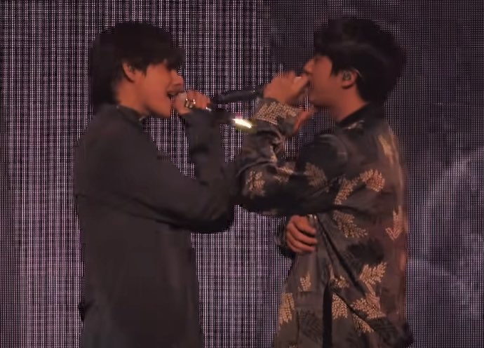 TAEJIN_TR's tweet photo. 2017’de Seokjin spotify çalma listesine Lost, Save Me ve It’s Definitely You’yu eklemişti bu şarkıların ortak noktasının taehyung ile yaşadıkları özel anlardan oluşuyor olması 🥺
#4yearsWithItsDefinitelyYou https://t.co/L9gnJ2ITBA