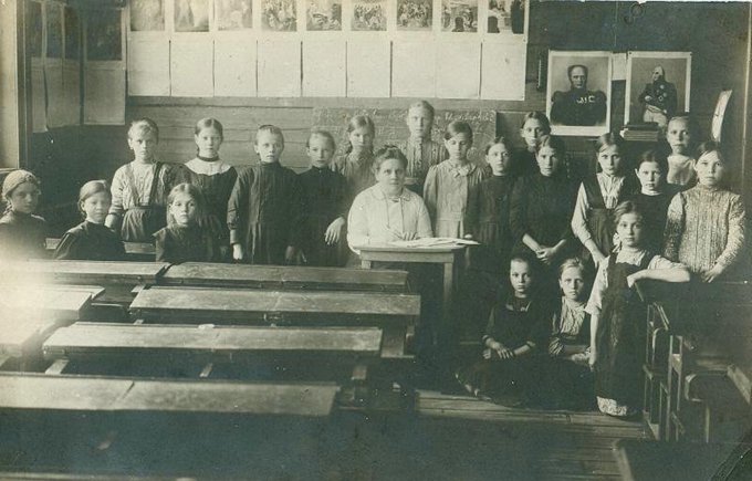 школа 19 века сша. деревенская школа начало 20 века. школа 19 века сша. школа в сша 20 годы 20 века. учитель гимназии 19 века в россии.