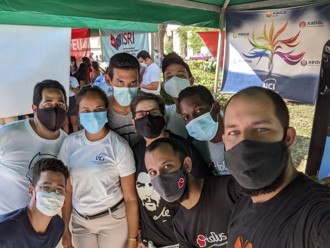 alicia_senra's tweet photo. ¡Aquí junto a la @feu_cuba 🇨🇺♥️ celebrando sus #98FEU y #RumboAl100FEU! Alegría, compromiso! #UniversidadCubana #CubaViva @universidad_uci @WalterBG_uci @feu_uci @FEUdeISRI @RPolancoF @AlmaCujae @sjerezm @DeZurdaTeam @Reylope13 @FrankDCub @Alinarubio30 @pereiraraul59 @DanhizDP https://t.co/G7N4tl6kIQ