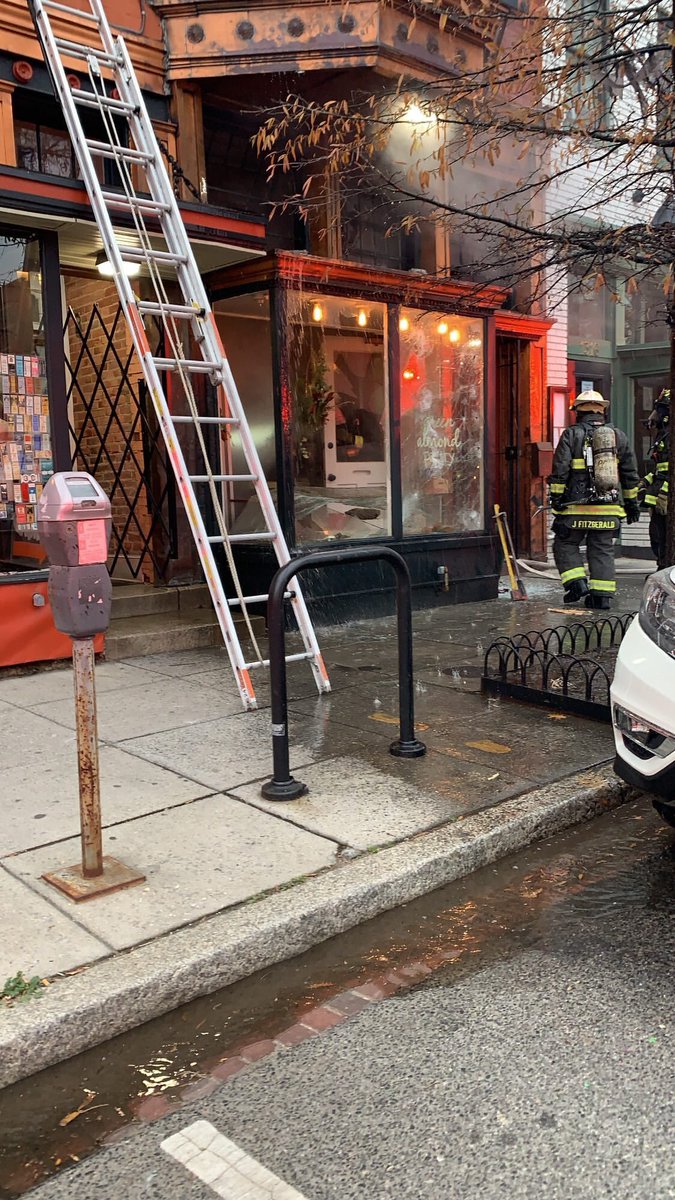 Fire <a href="/GreenAlmondDC/">GreenAlmondPantry</a> this morning. Support via gofund.me/00d854a7