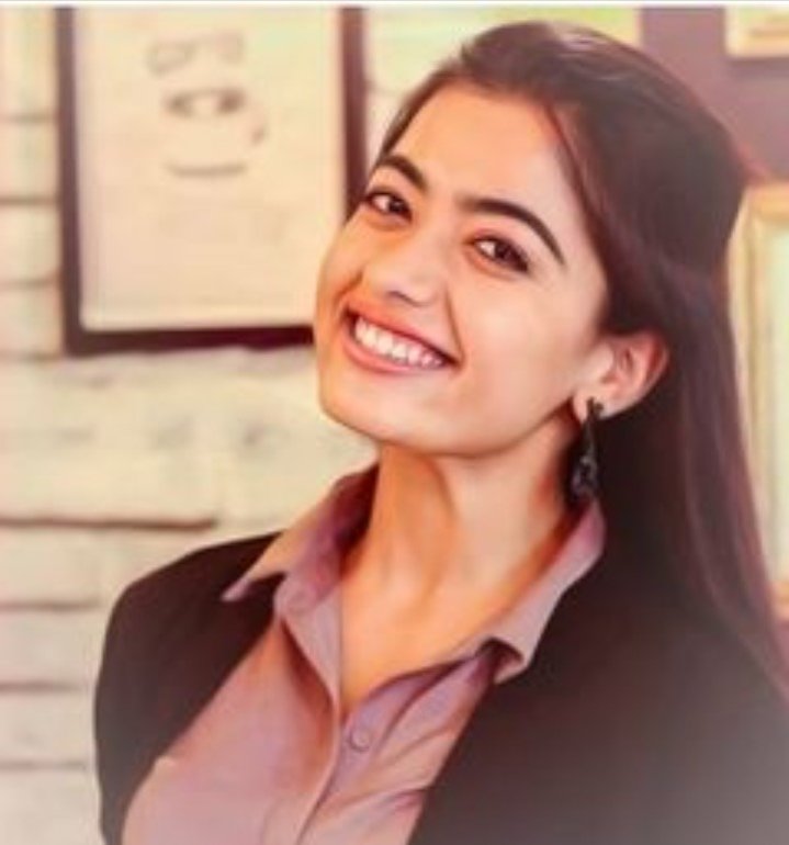 ನನ್ನ ದೇವತೆ ರಶ್ಮಿಕಾ  @iamRashmikaಆಕಾಶದಲ್ಲಿ ಮಿನುಗುವ ನಕ್ಷತ್ರ, ನೀವು ಯಾವಾಗಲೂ ವಜ್ರದಂತೆ ಪ್ರಕಾಶಮಾನವಾಗಿರಬೇಕುಯಾವಾಗಲೂ ನಿಮ್ಮ ನಗುವನ್ನು ನೋಡಲು ಬಯಸುತ್ತೇನೆ, ನನ್ನ ಸೂರ್ಯನ ಬೆಳಕುನಿಮ್ಮ ಸಂತೋಷಕ್ಕಾಗಿ ಪ್ರಾರ್ಥಿಸುತ್ತೇನೆನೀವು ನನ್ನ ಸ್ಫೂರ್ತಿ ಸಾಕಷ್ಟು ಪ್ರೀತಿ  ನಿಮ್ಮ ಪ್ರಾಮಾಣಿಕ ಅಭಿಮಾನಿ  #RashmikaMandanna