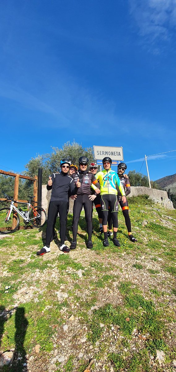 bike_asd's tweet photo. Giornata mite e quindi si va a #Sermoneta , #covid-19 non ci fermerai...... https://t.co/QLZ6iWDTP5