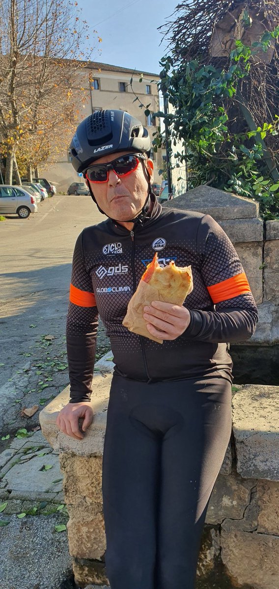 bike_asd's tweet photo. Giornata mite e quindi si va a #Sermoneta , #covid-19 non ci fermerai...... https://t.co/QLZ6iWDTP5