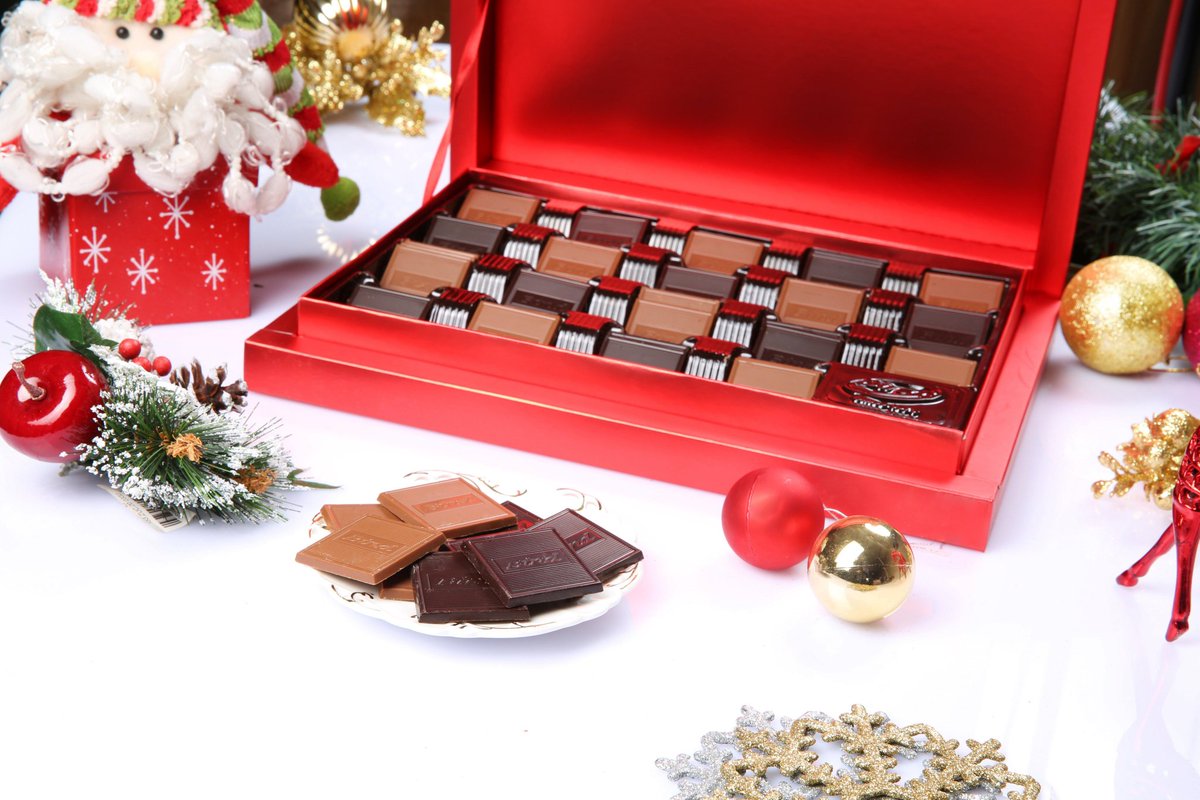 BindCikolata's tweet photo. Paylaştıkça güzelleşen yılbaşı sohbetlerinin gözdesi: Bind klasiği Madlen Çikolata!🎄🎁🎅

The new favorite of new year conversations that are beautifes when its shared: Bind's classic Madlen Chocolate!🎄🎁🎅

☎ 444 7 444 💻 https://t.co/CQ2YTCJbR1
#bindchocolate #madlençikolata https://t.co/8zovmHgKKv