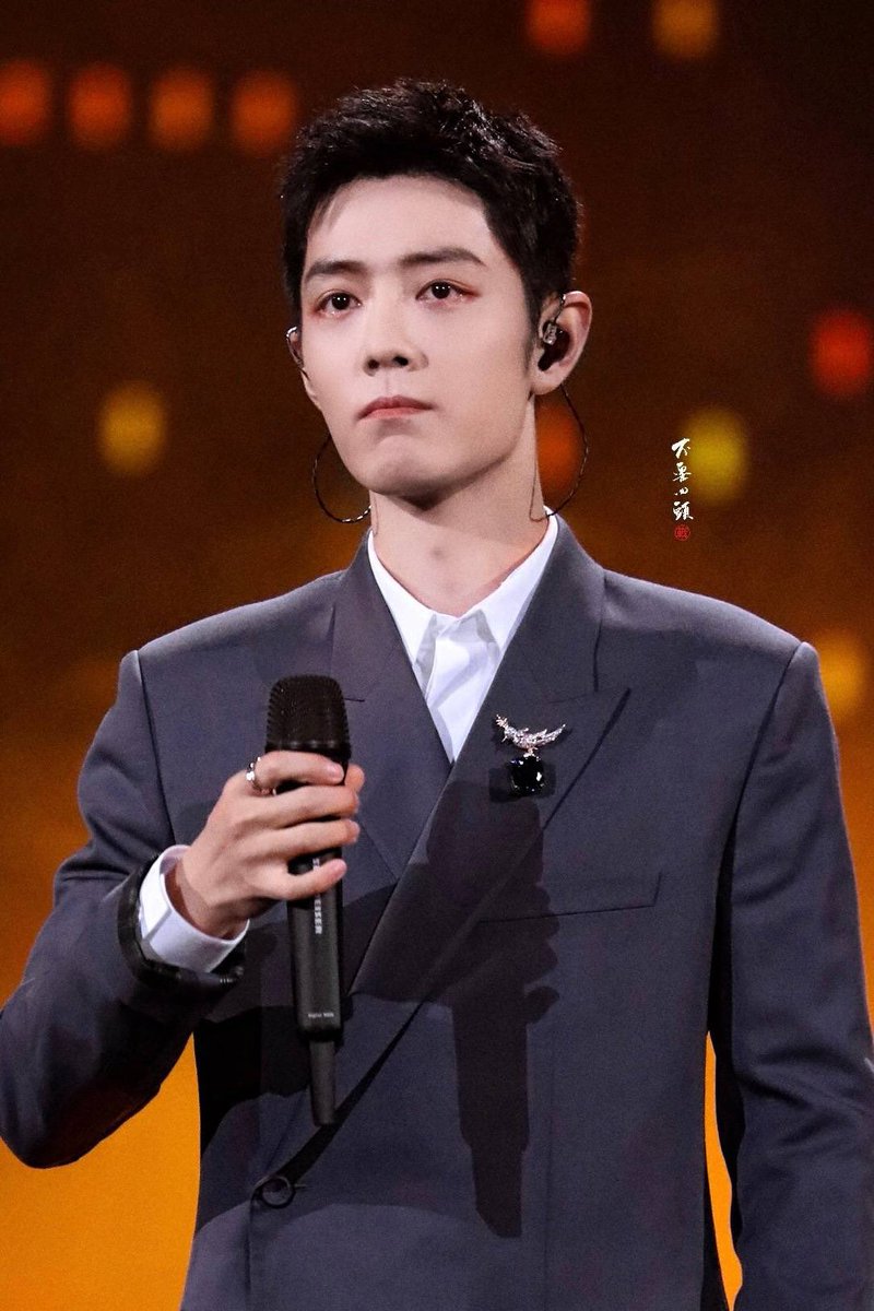 xzhan1005's tweet photo. look at him 😭

© 不要回头·肖战 https://t.co/Bo2bsZnGM1