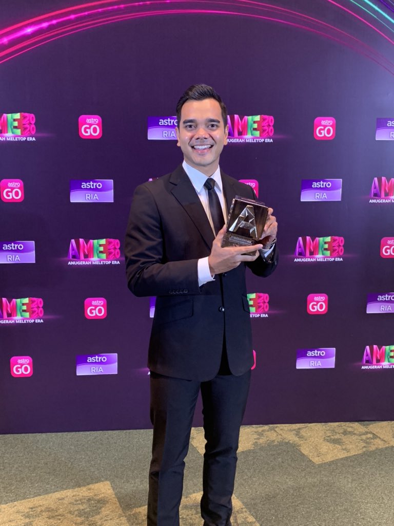 MyMeleTOP's tweet photo. Tahniahhh @alifsatar , menang Hos MeleTOP #AME2020 . Saksikan #AME2020 di Astro Ria, Ria HD ataupon strim di Astro Go #AME2020 #YesAME #YangEpikYangLegend https://t.co/hylMdcPUo2