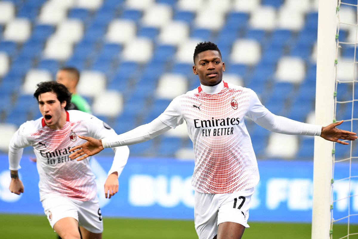 EuropaLeague's tweet photo. Rafael Leão scores the quickest goal in Serie A history after just 6.2 seconds as AC Milan go back on 🔝. 💥💥

#UEL https://t.co/84vvFKSkP0