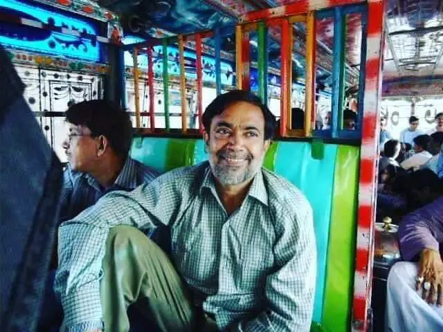annaghaderiii72's tweet photo. A CSS cleared 20th grade officer, a principal, a teacher, a poet, a mentor and an exemplary human being. Isn't it surprising that a man who started 7 colleges in sindh, each costing around Rs. 6 million traveled on a motorcycle? He is known simplicity, honesty and philanthropy. https://t.co/5HpSvOvwt2
