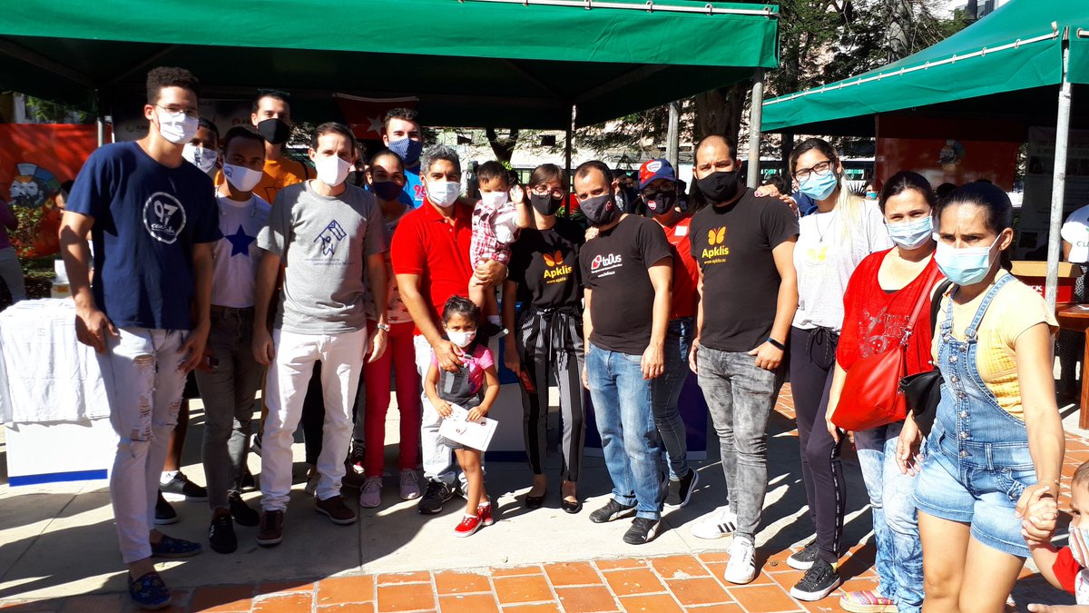 raydelmp's tweet photo. La @universidad_uci presente en la Feria #98AniversarioFEU con @pictacuba @toDus_Cuba @Apklis_Cuba @VertexUCI @ScratchCuba. #SomosCuba #SomosContinuidad https://t.co/PDr8F4omrf