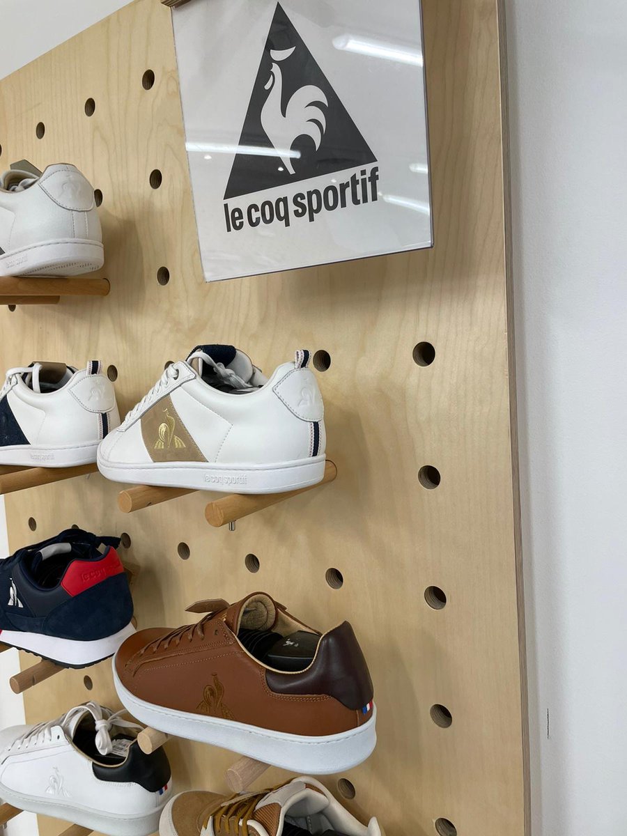 Mais enfin <a href="/lecoqsportif/">le coq sportif</a> pourquoi abîmer votre (belle) image d’entreprise  #madeinfrance avec ce genre de french whasing ?!
Vos baskets made in Portugal sont sans aucun doute de grande qualité. Alors pourquoi induire en erreur l’acheteur avec ce petit ruban bleu blanc rouge