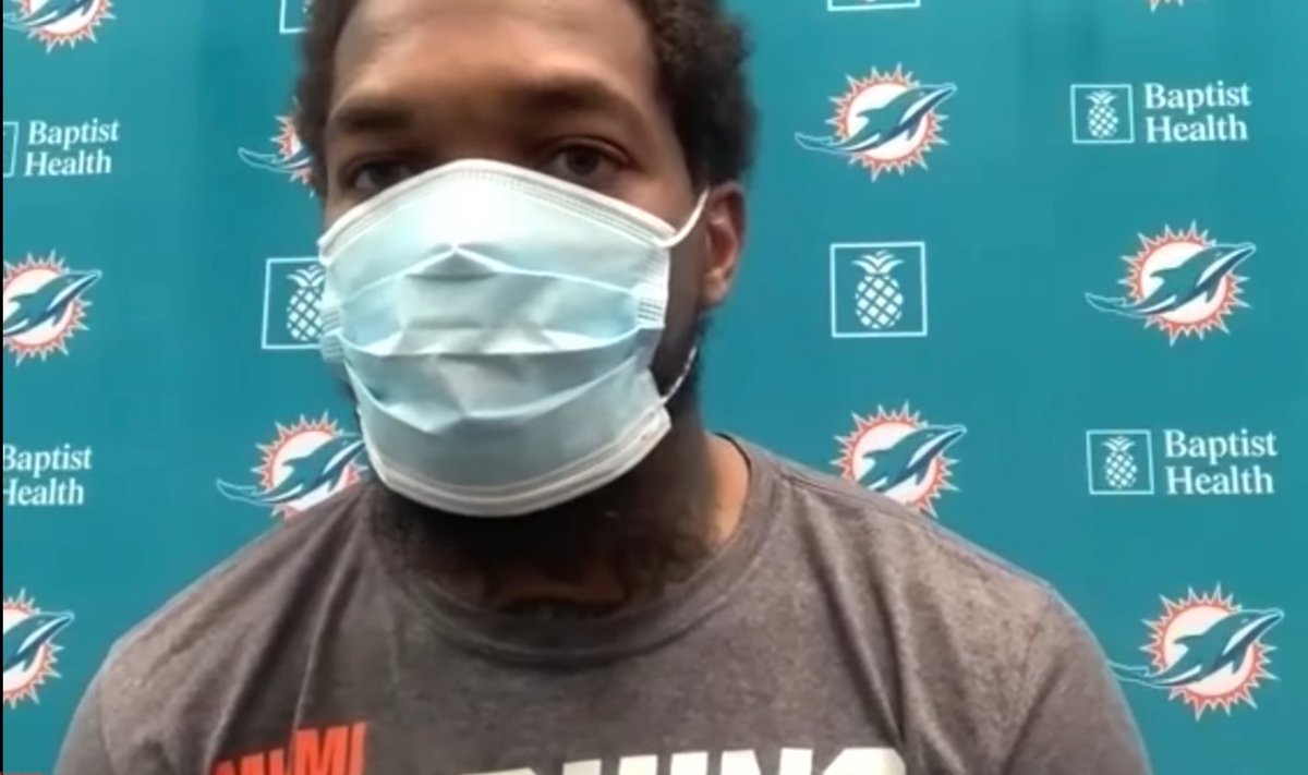 Chalkbored_HM's tweet photo. Who is that masked man you ask, why its none other than @LynnBowden_1 so thanks today to a fan of the @HouseMoneyPod show in South Florida who captured that special moment when he heard he was chosen as the "Crystal Ball" Prediction of the Week😉🏈🎙💰👍🏽 #TCB #HMP @MiamiDolphins https://t.co/yqj0jOjMM4