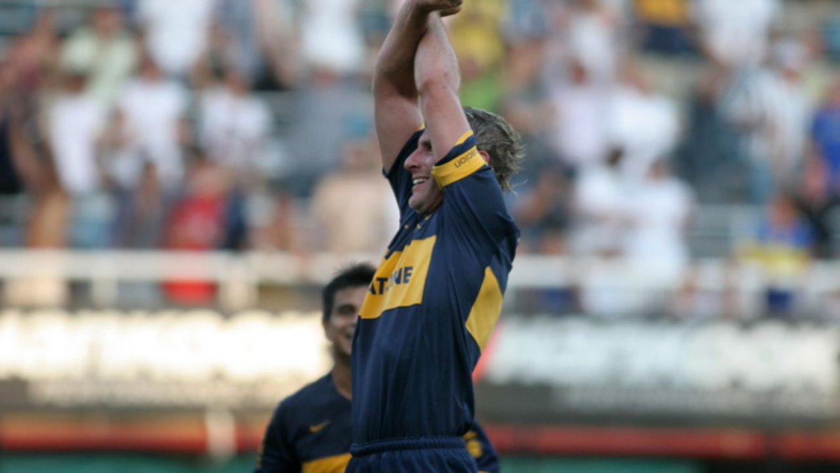 la12tuittera's tweet photo. Estamos en condiciones de afirmar que está científicamente comprobado que los máx. goleadores de la historia de #Boca juegan mejor con botines negros, cero llamativos ni colores fluorescentes, y los bancamos a muerte a ambos🔥⚽️

Hoy, Andrea Ojeda sumó otro Hat-Trick 👏🏻💙💛💙 https://t.co/0jUMyOFkpW