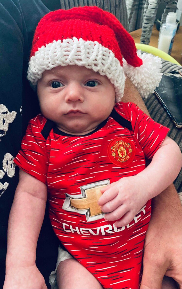 Only 6 weeks old but already a red❤️🤍🖤<a href="/ManUtd/">Manchester United</a> <a href="/MarcusRashford/">MR14</a> <a href="/B_Fernandes8/">Bruno Fernandes</a>