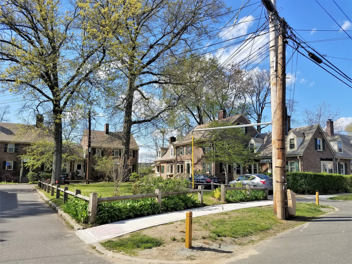 Seaside Village, though, is downright bucolic, full of lush landscaping and green space. The plans set aside small parks fronted on several sides by houses.