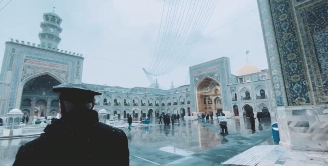 _wedaie's tweet photo. حرمُك قِصةُ حُب مُختلِفة💚
#رضا_جان https://t.co/mFz8xxMYLo