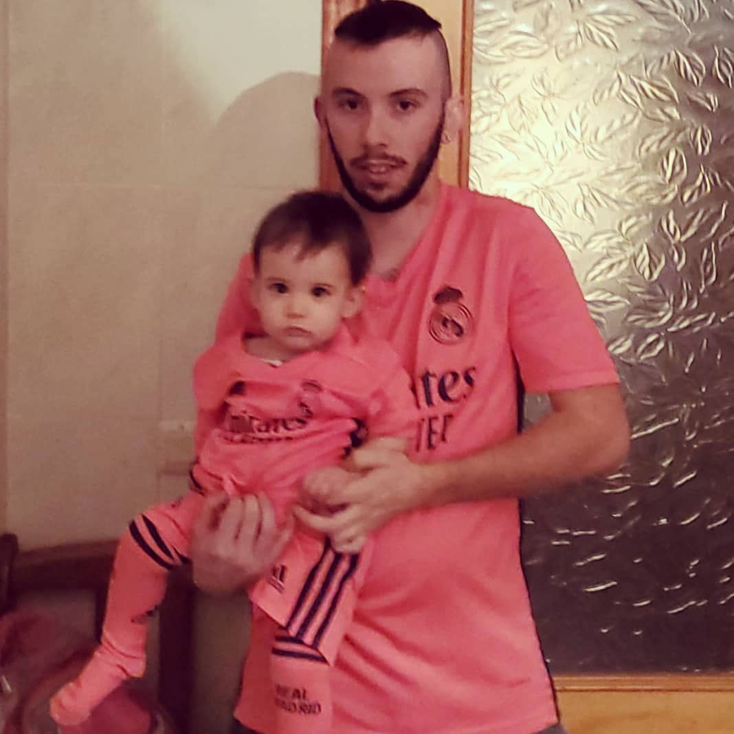 josemariia96's tweet photo. Mi pequeño cabronn 🦁💜👑 https://t.co/lDBRsHFMnx
