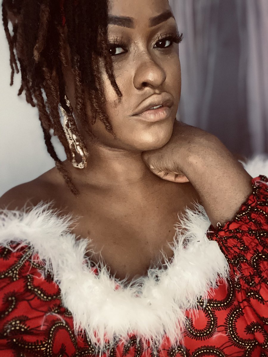 musicDokita's tweet photo. So I didn’t have a make up artist or photographer and I needed to do a quick shoot for my single dropping tmmrw. So I made up and used my phone. Think I did an okay job? #Christmas #singleloading #anticipate #singingdoc #uzezi https://t.co/hQqS3WvZjW