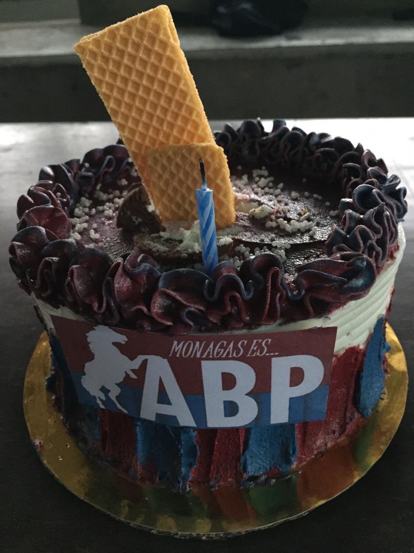 angelfuentesl's tweet photo. #20Dic Que nadie se rinda!! Esta lucha es por el retorno de nuestros hermanos hoy en el exilio, la liberación de los Presos Políticos y la #Libertad.. @ABPVenezuela 20 años comprometidos con #Venezuela... #Maturin Grita: Fuera la Usurpación. #JusticiaYa. Arriba Corazones🇻🇪 https://t.co/beHI4ipTfX