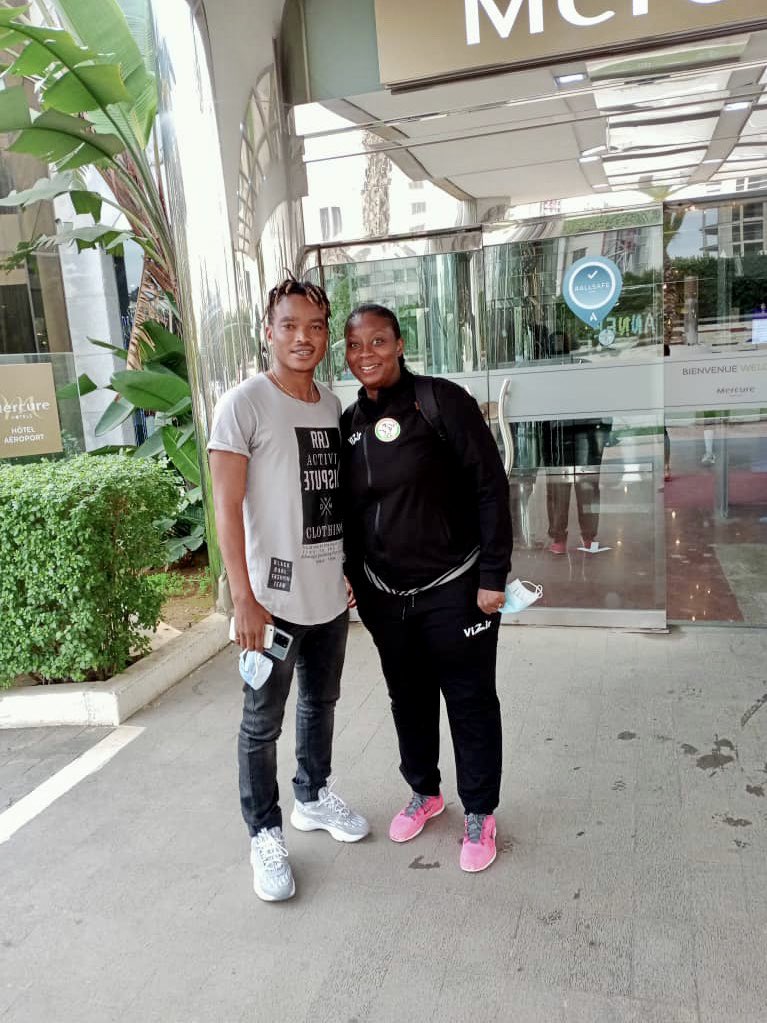 BufflesFC's tweet photo. SURPRISE SURPRISE SURPRISE ‼️

Qui voilà? 🧐

Marcelin KOUKPO nous a rendu visite

Merci CHAMPION 💚🤍

Sang 🟢&amp;⚪️ https://t.co/fo2z9S4vBd