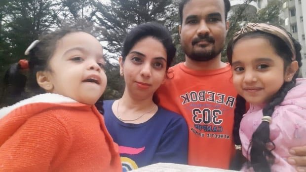 shanethevenot's tweet photo. Immigrants face financial, emotional ruin as plans to resettle in Canada are clipped by COVID-19
https://t.co/F93YWdqhl2 https://t.co/Ty7u8tyG9h
