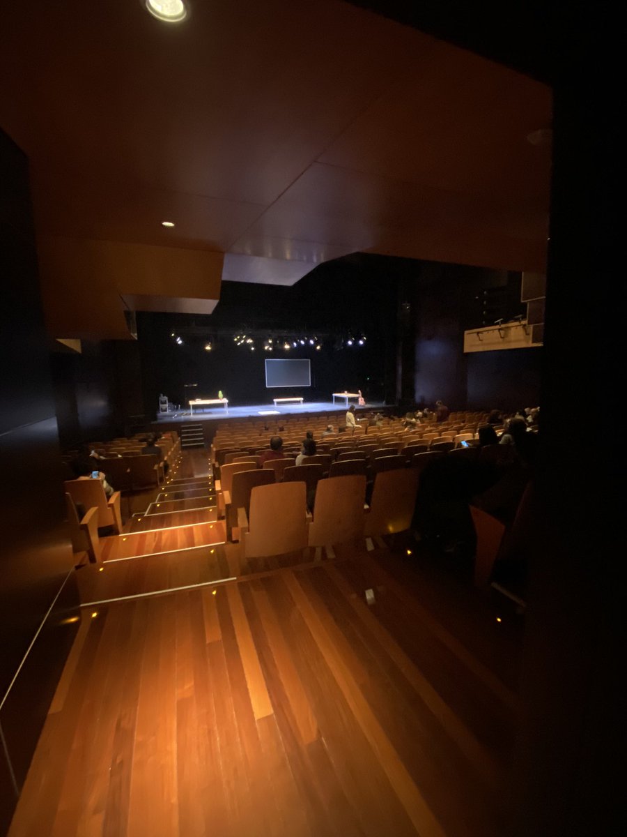 CarlesCaballero's tweet photo. Hem de donar suport a la cultura com es pugui. Tarda de teatre a #Terrassa! https://t.co/oB1dN1Cwxw