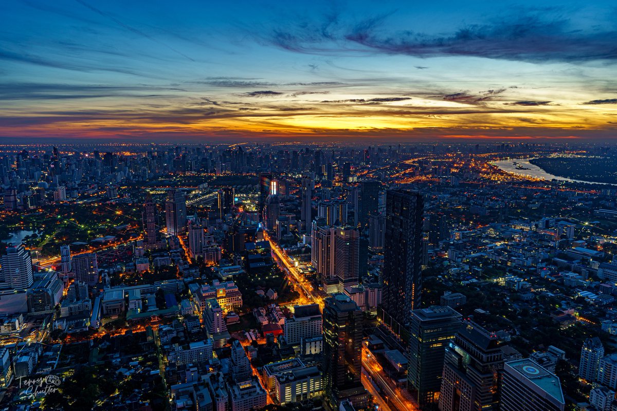 TeRry_p's tweet photo. View from Mahanakhon, Bangkok.
A cityscape Night to Day and Day to Night #terryshutter #bangkok #cityscape #mahanakhon https://t.co/IJUaf0jNVK