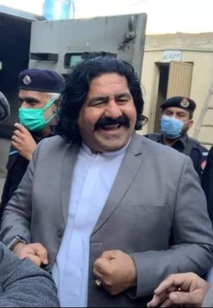 kharoti_dr's tweet photo. #SaveAliWazir 
@SaleemKhanSafi 
@HamidMirPAK https://t.co/lwz9HPvDsT
