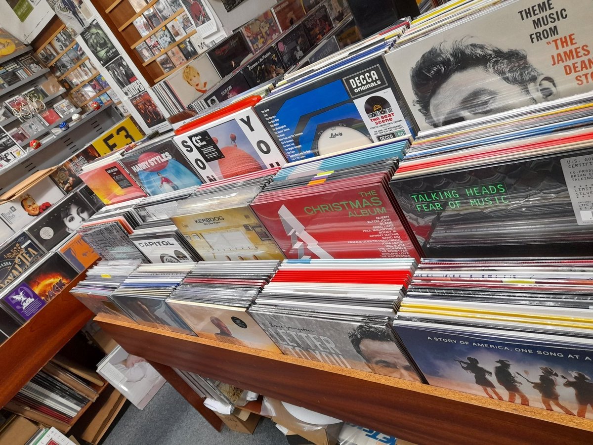 BenONeillRecord's tweet image. #Vinyl #CD #RecordBoxes #Record Storage #Speakers #Turntables #RecordPlayers #Amps #Tuners #MusicShopDungarvan #Dungarvan #IndependentmusicShop #MusicalInstruments #Guitar #Violin #Banjo #Ukulele #ElectricGuitar #Bass #Amps #SurroundSound #TV