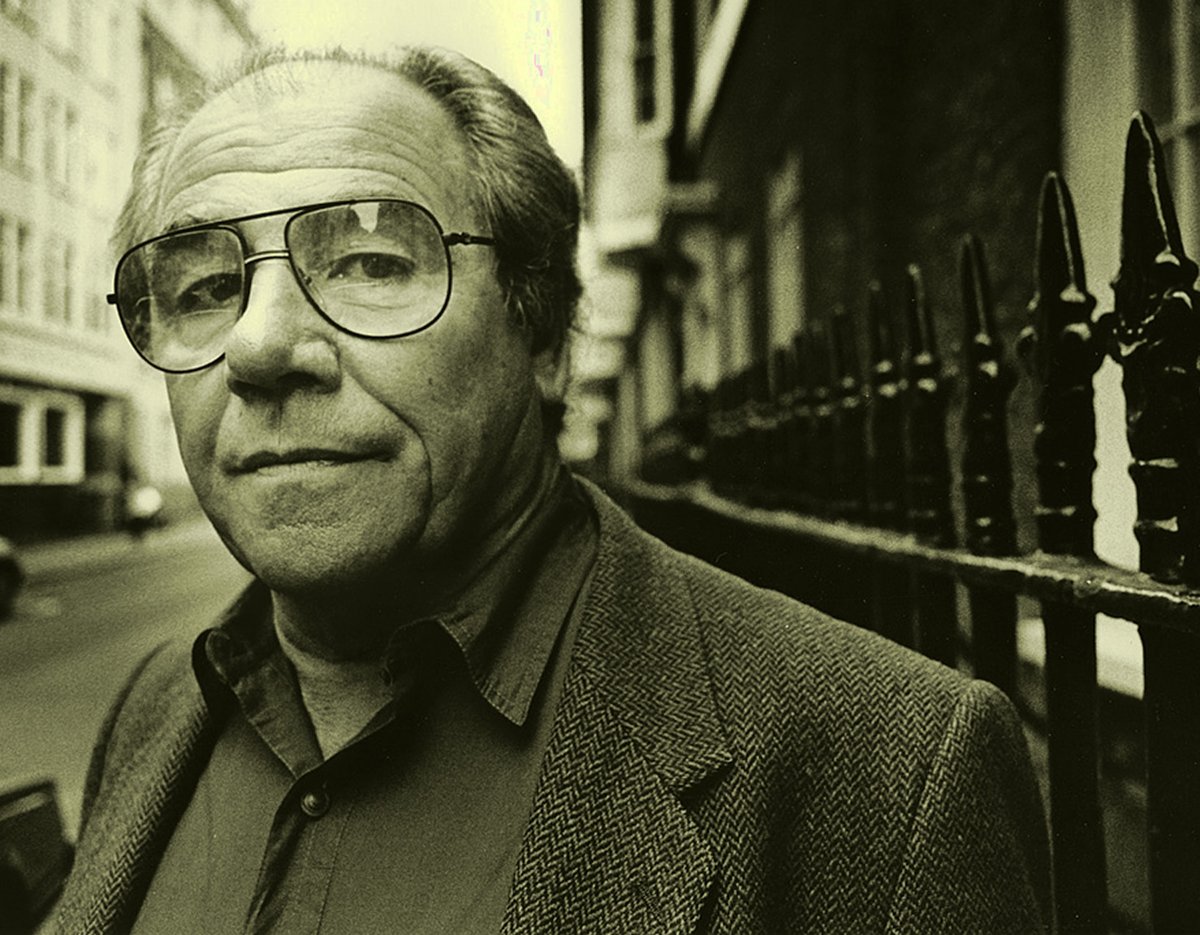 İnsanlar ne istediklerini bilmezler, ama insanlara ne istediklerini bilmediklerini söylerseniz size kızarlar. 
- Jean Baudrillard
( Matrix filmi Simülakrlar ve Simülasyon kitabından esinlenerek çekilmiştir.)