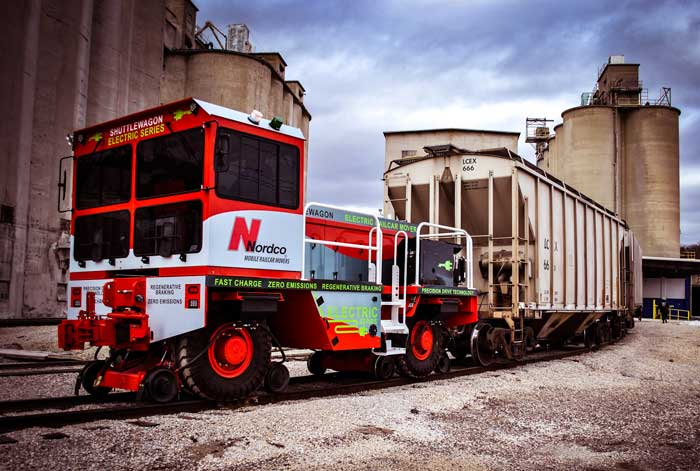 ShuttlewagonRCM's tweet photo. #Rail #electrification #EV #plugin #hybrid  Optimize your operation with reliable and cost-effective electric and hybrid railcar movers. Get the full spectrum of electrified railcar movers from a single source #Shuttlewagon Electric Series  https://t.co/CckCOlTGcX https://t.co/11LqqmvGU7