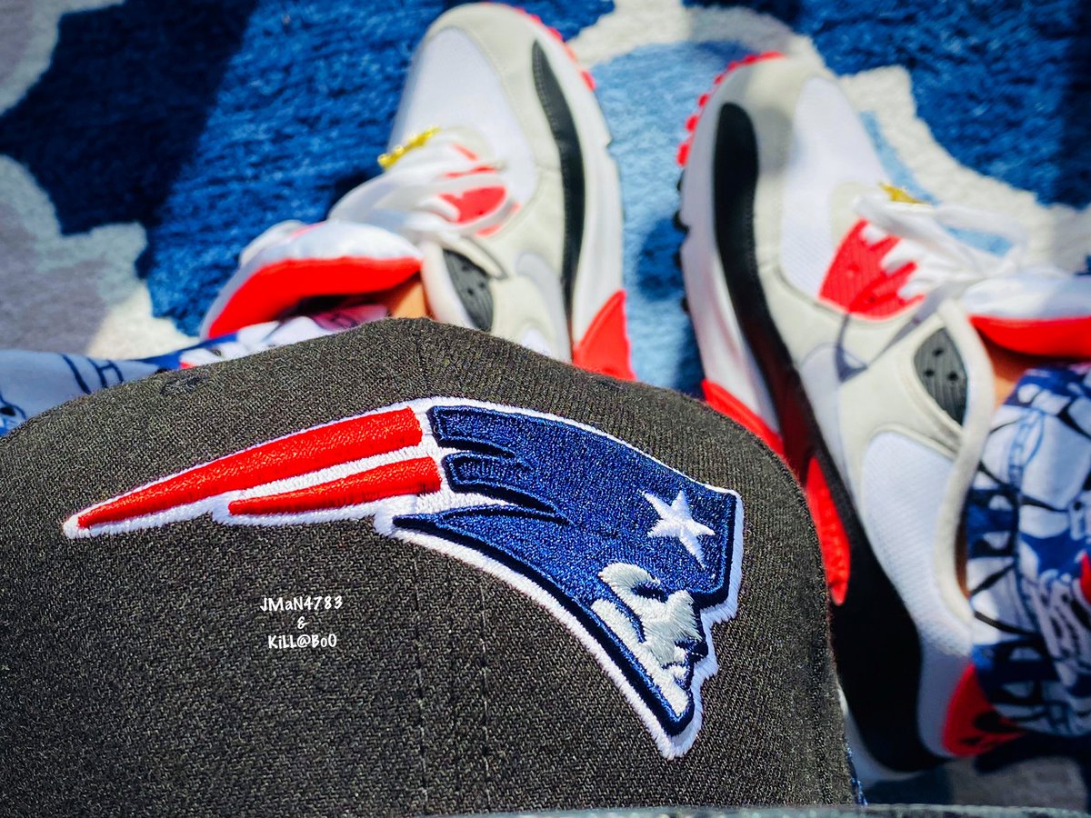 Stealth783's tweet photo. #KoTD #Infrareds #VintageKicks #YourSneakersAreDope #AirMax90 #WDYWT #TodaysKicks #Nike #GOAT #LetsGoPats #PositiveVibes #PatriotsNation #NewEra #Patriots #SundayGameDay #Infrared90s #ChristmasCountdown #GoPats https://t.co/9MOCcNGzHv