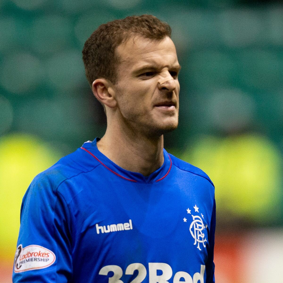 HEY YEAH YOU WITH THE SAD FACE COME UP TO MY PLACE AND LIVE IT UP