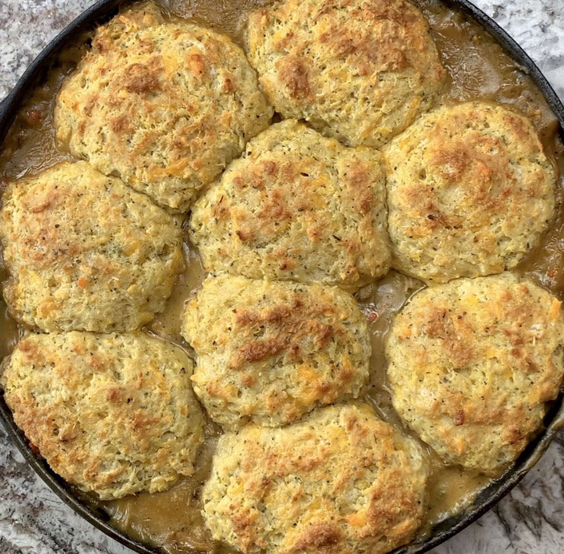 MommaKarma's tweet photo. Chicken Pot pie w/ Garlic &amp; Herb Cheddar Drop Biscuits. Posting tutorial &amp; recipe later this week ✨ https://t.co/iwzkZZ5QMU