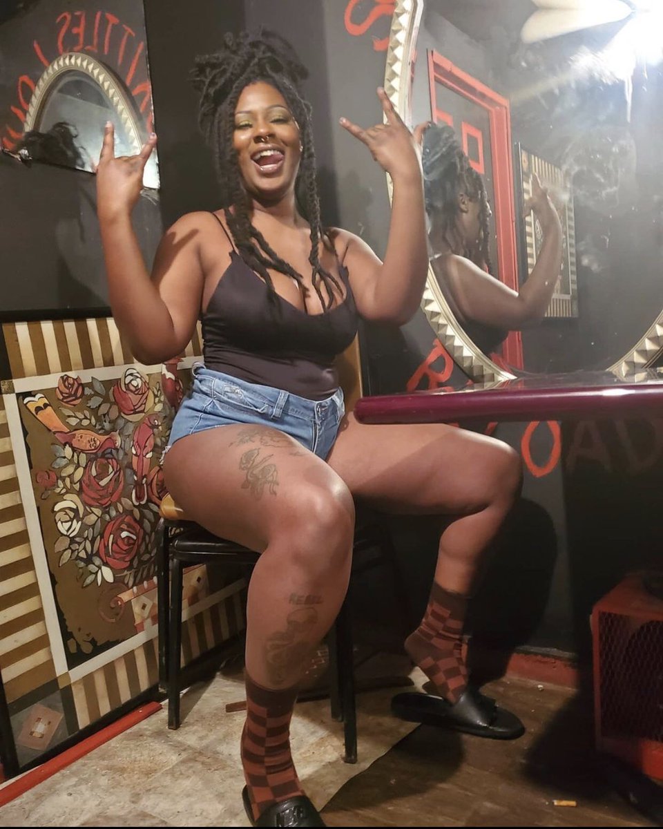 HoodRozzy's tweet photo. 📍Yamsterdam
.
.
#Texasgirl #imsohouston #badassbitch #texas #rapperbitch #rapperchick #pimpbitch #neverbeenahoe https://t.co/uEZLyR3TFO