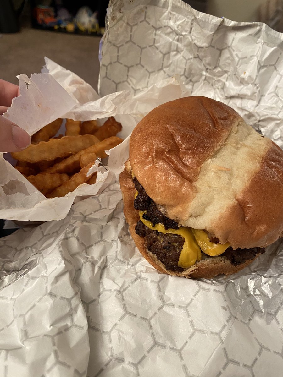 Cookno3's tweet photo. @MrBeastBurger my food was delicious and cooked perfectly! Can’t wait to order again! @MrBeastYT #mrbeastburger https://t.co/ZfYJI8FvnI