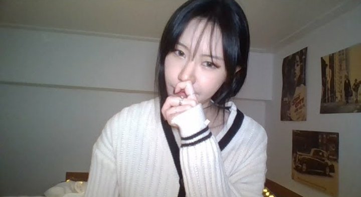 FanbaseYezi's tweet photo. Yezi is now live on YouTube ✨
https://t.co/0VcexK8KMa
#yezi #leeyezi #mongmong #kpop #krap #raining_all_night #예지
@_Yezi_official https://t.co/1vOAfPBHv1