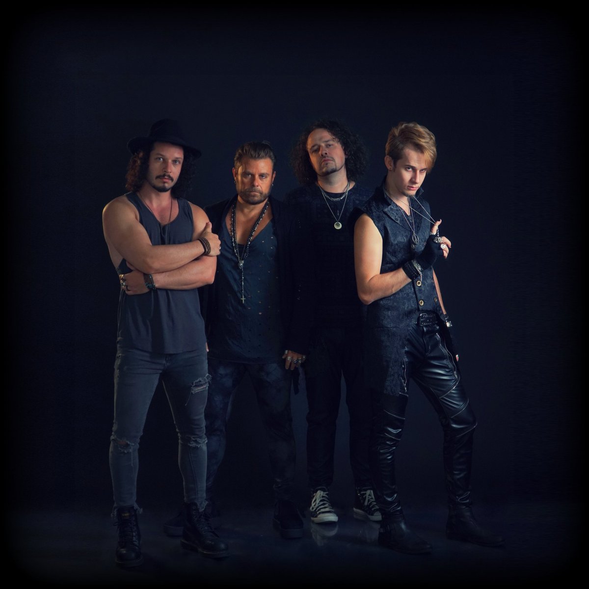 TheRevangels's tweet photo. #NewProfilePic https://t.co/F2df5qsp5M