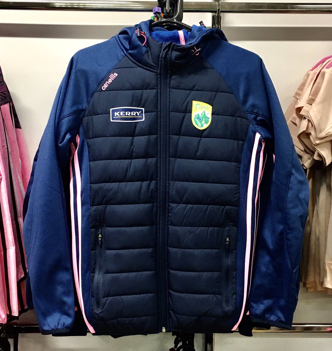 KerryGAAStore1's tweet photo. Need that last minute gift? Store open 10-7 Monday-Wednesday & 10-4 Christmas Eve!! #shoplocal #shopkerry #upthekingdom #santy ๐๐ @Kerry_Official https://t.co/jYjhdoFRIz