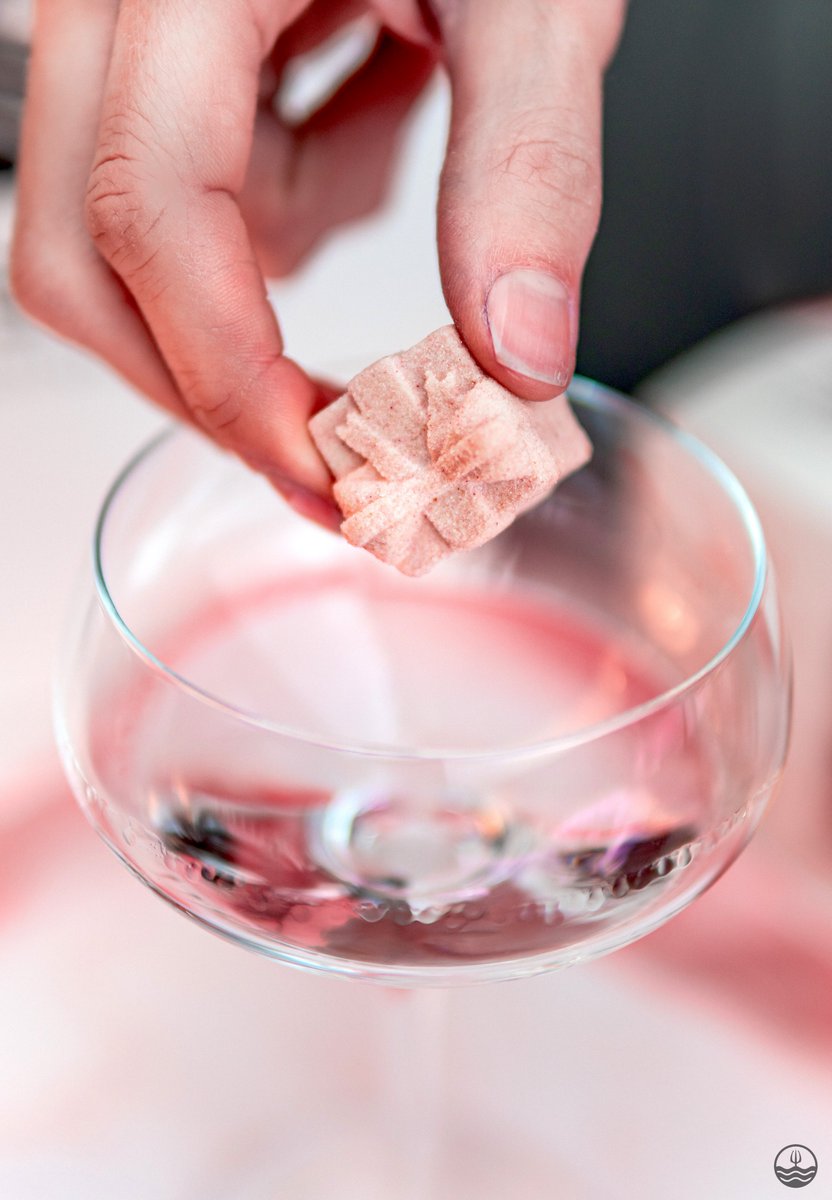 Poseidn3d's tweet photo. What better way to end 2020 than with our shiny rose Moscow Mule! 

#celebration #holiday #stardust #3dcocktail #poseidn https://t.co/6nphy4VSfs