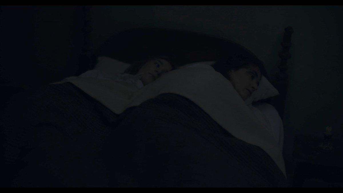 "We should share the bed."This simple, seemingly chaste proposition in  #Ammonite is then punctuated by the sounds of ocean waves.The women adjust themselves in bed. They turn away from each other - eyes open, unable to sleep.The sea continues to roar.