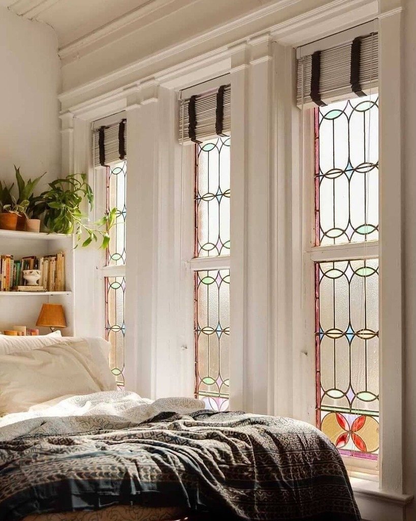 LayaDecor's tweet photo. These stained glass windows brings in a special warmth to the room https://t.co/nhVEyZGSsP https://t.co/vUiBGkygis