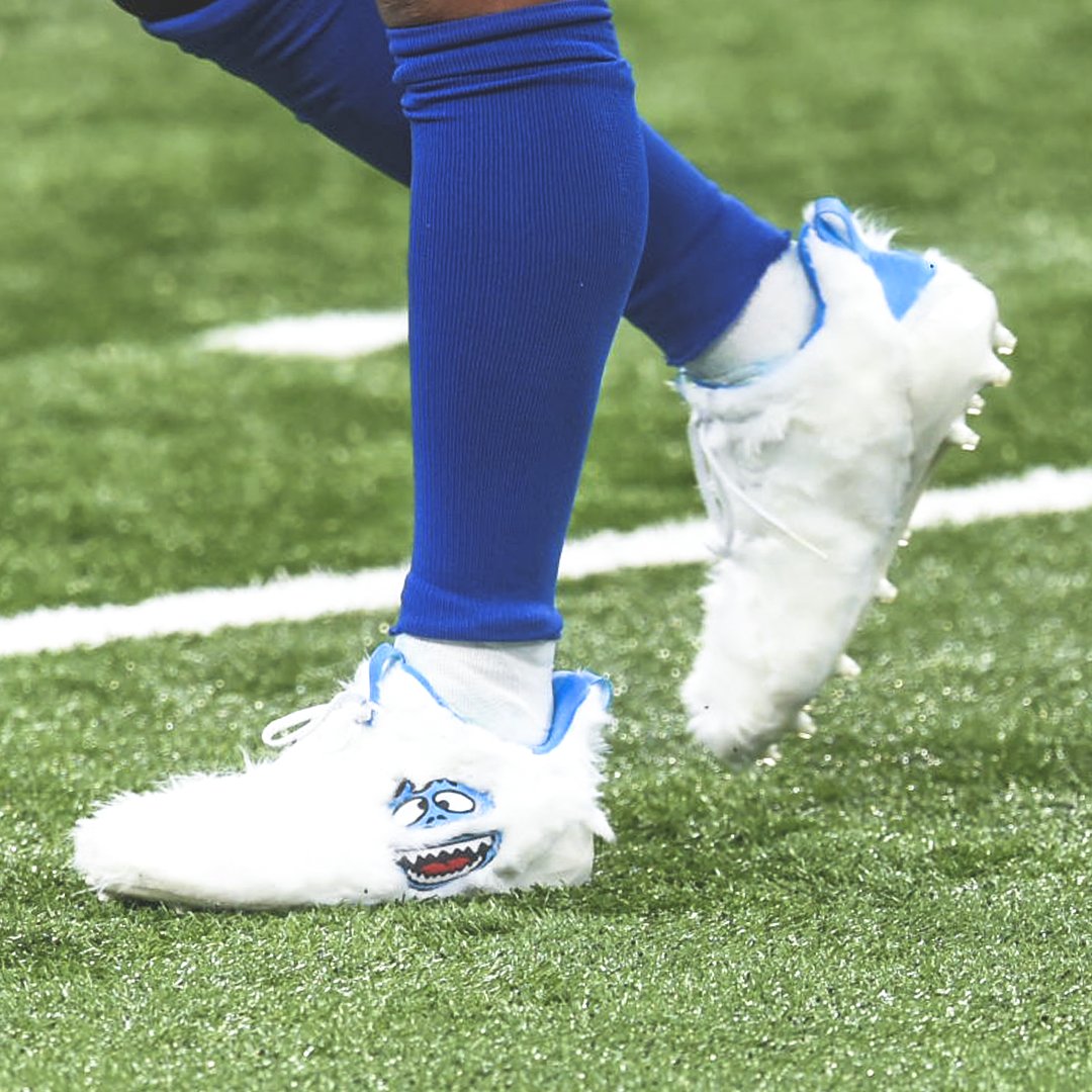 Colts's tweet photo. Didn't anyone tell you about Bumbles?

Bumbles bounce. ❄️ https://t.co/XqHP0Rn9Pu