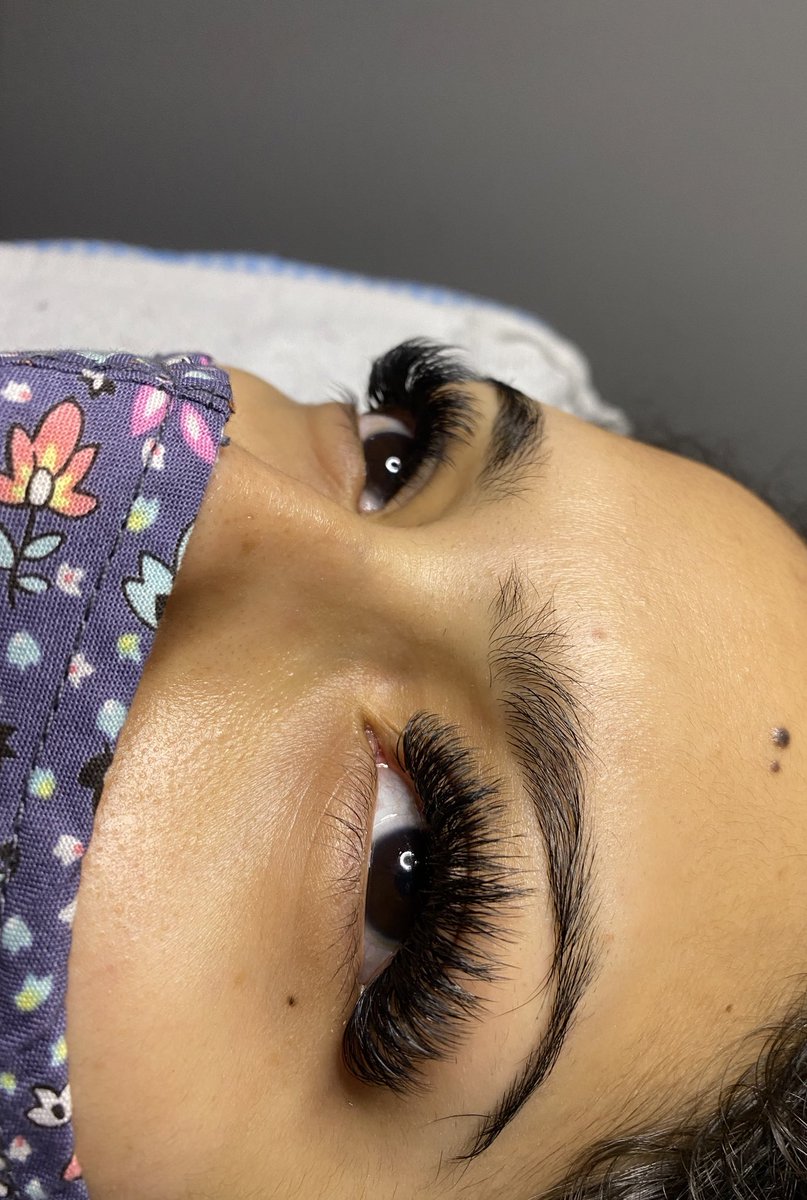 style: Hybrids ✨🥰💛
#pearlandlashes #hybridlashes