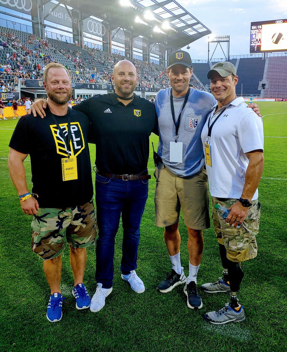 PaulRabil's tweet photo. @CampingWorld 💪 i’m nominating Army reservist, Major @ErikMineo and his family to get the #RVfromSanta on Christmas Day. Eric’s leadership is unmatched — he’s driven, courageous, full of grit, and more than all, empathetic. He’s the ambassador you want 🎄🙏 https://t.co/qX6gsZLMn1