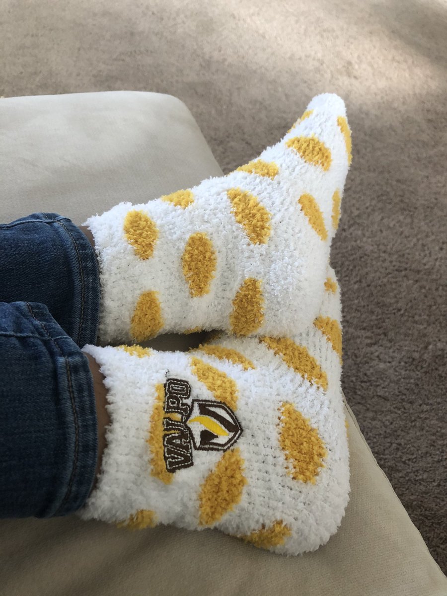 LindaAKA2000's tweet photo. @lolomgunn and the Crusaders are back on the court today vs. Wisconsin at 3pm EST on BTN+. Let’s make this 3-0 against B1G! #ValpoWBB @ValpoWBB @CJ_Gunn22 @Phenom307 https://t.co/vY0whwMMVf