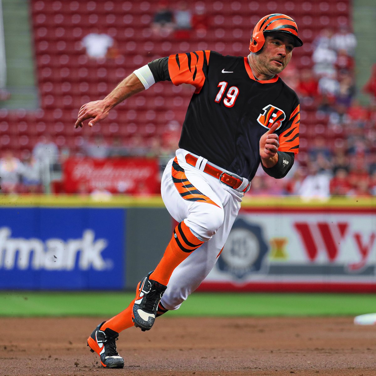 Bengals's tweet photo. Thoughts on this collab? @Reds 

(via @MLB) https://t.co/lYJ8AHkyAX