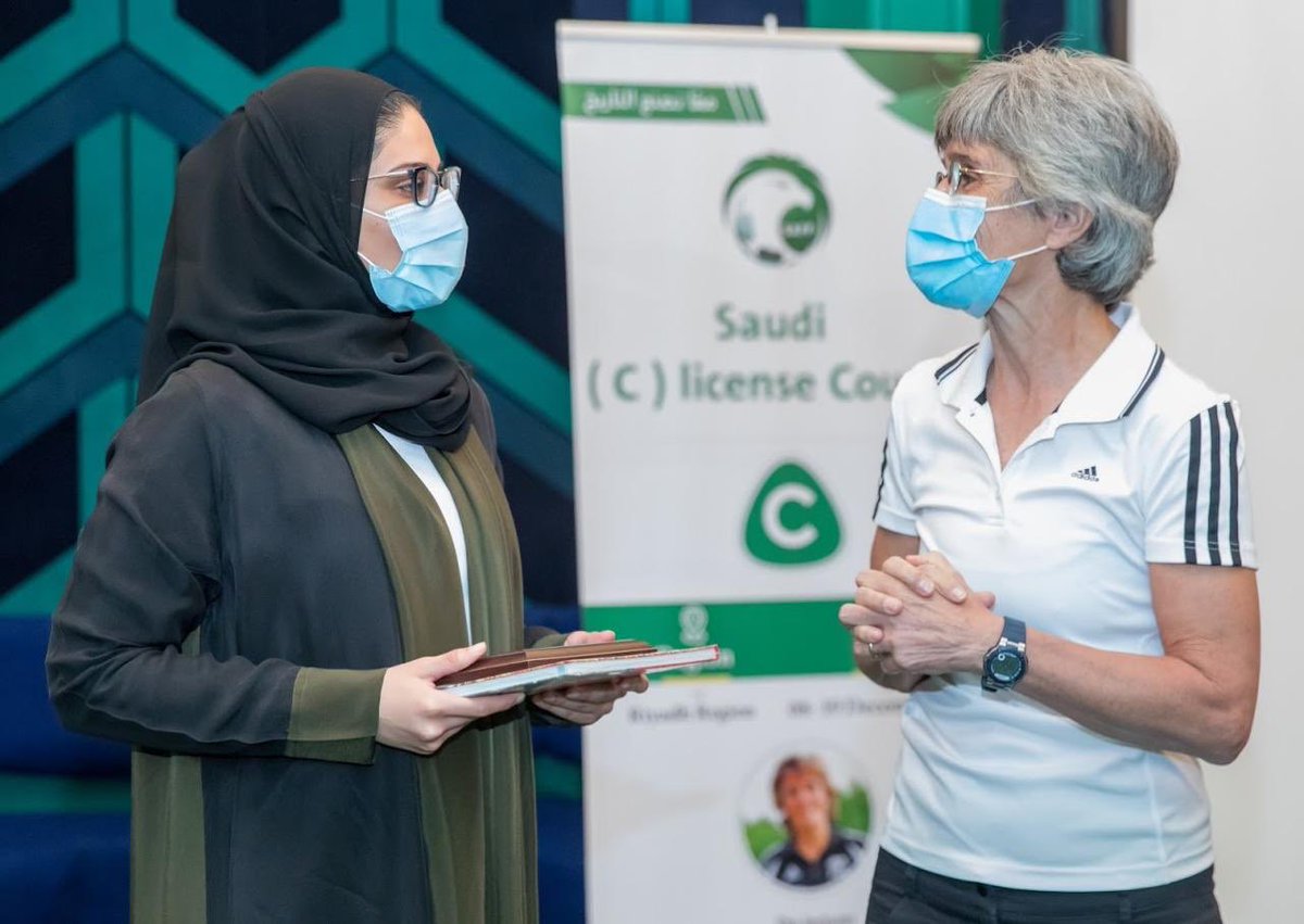 saff_wfd's tweet photo. اختتام برنامج الرخصة السعودية C النسائية الأولى. ⬇️

https://t.co/6kWM8MxPMt https://t.co/lVqjOz4jea