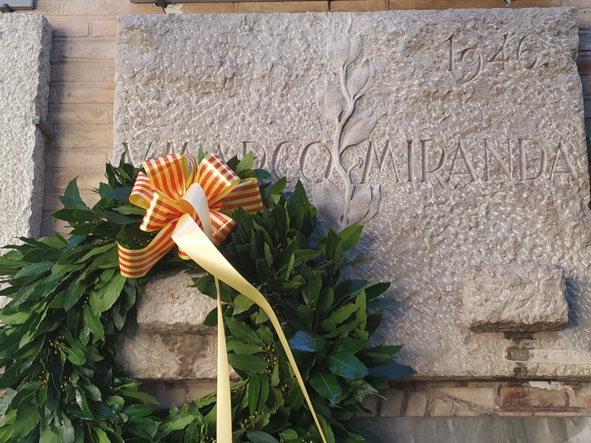 EsquerraVal's tweet photo. Avui, com tots els anys, @EsquerraVal i @esquerrapv  hemretut homenatge a la figura de Vicent Marco Miranda, una figura que com més va m'es s'engrandeix.
In Memoriam. https://t.co/0NegFz93B6