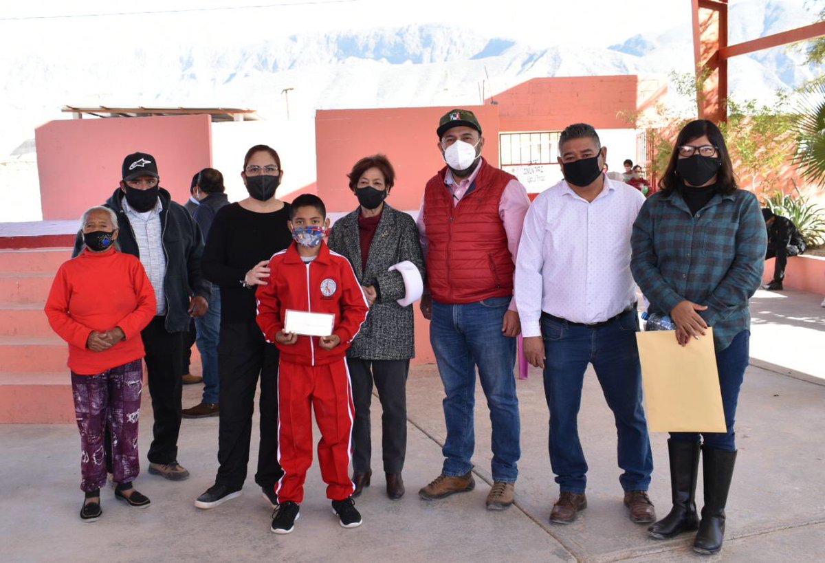 En el Ejido #LaTrinidad de la región del #CañónDeJimulco en #Torreón, #Coahuila.

Para prepararse y aprender las nuevas generaciones necesitan de nosotros tal como nosotros necesitamos de quienes nos antecedieron.

<a href="/jj_jimulco/">jose juan gonzalez e</a> <a href="/dperedae/">Dulce Pereda</a> <a href="/emmanuelglz2/">emmanuel gonzalez</a>